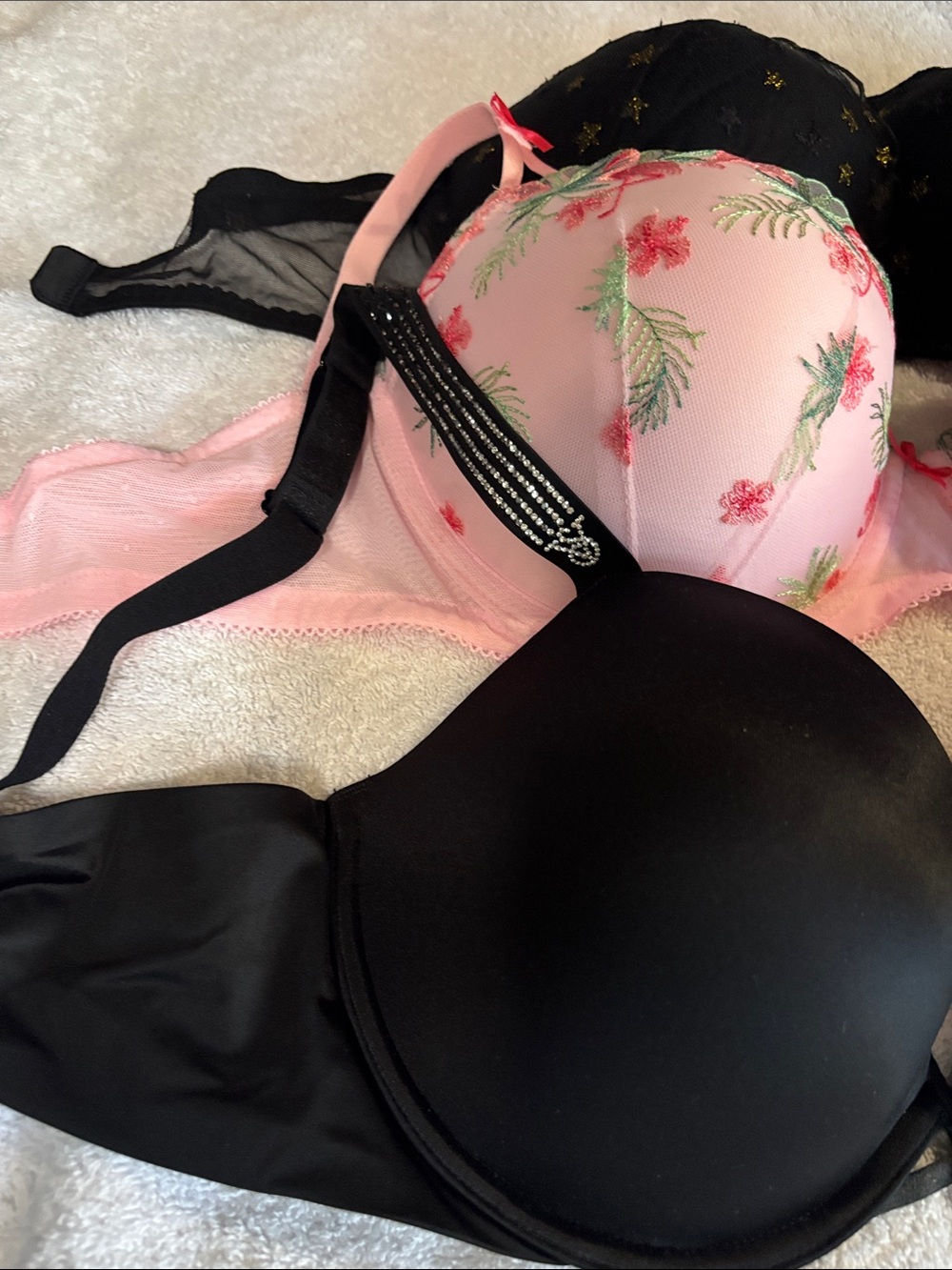 Victoria's Secret Mixed Bra Lot - Black, Pink Floral, Solid Black, Red - Picture 6 of 16